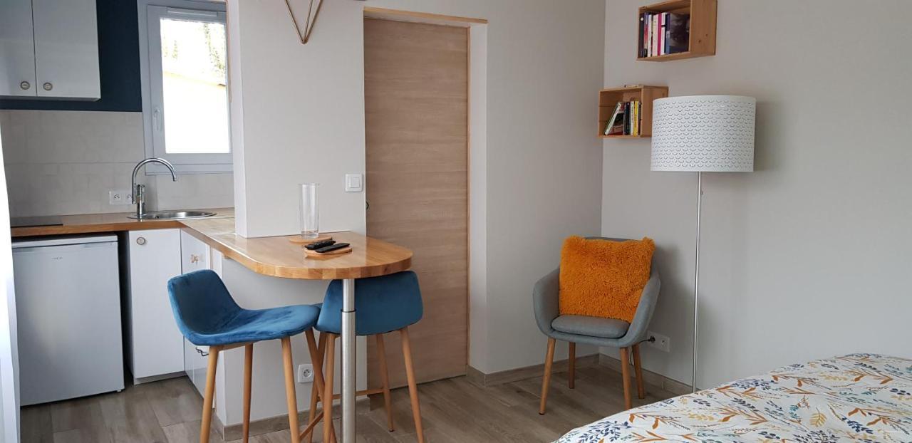 Agreable Petite Maison Proche Joigny Chamvres ภายนอก รูปภาพ